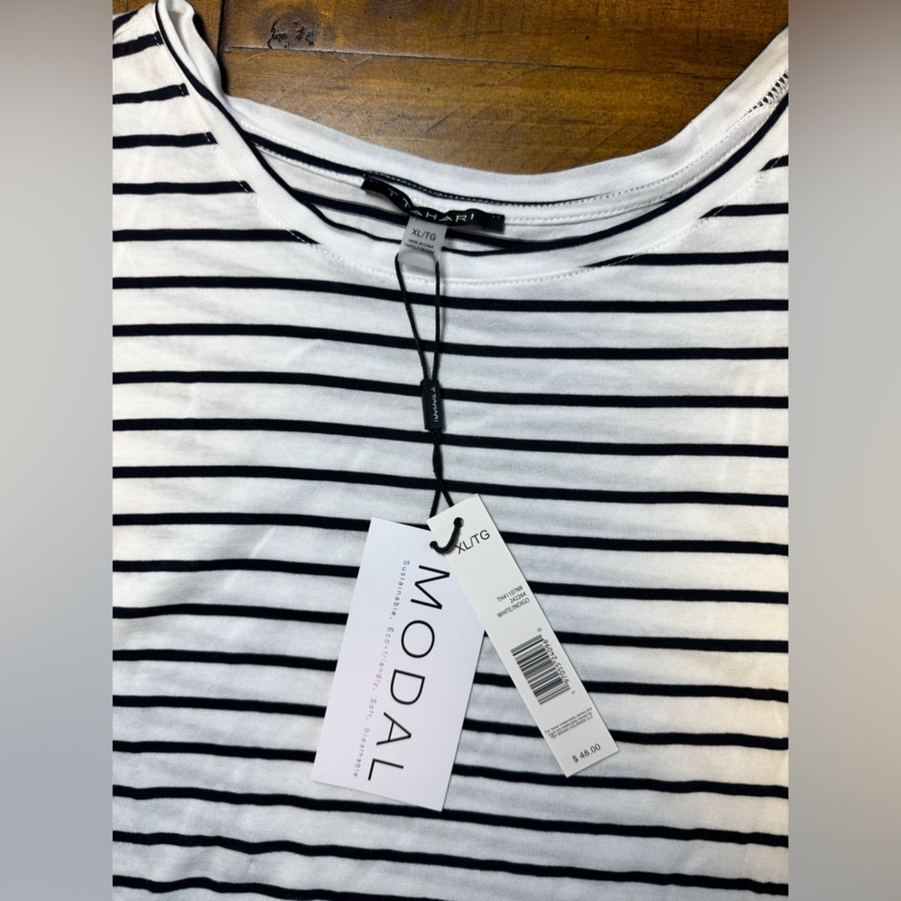 Tahari Blouse Black White Striped Ruffle Short Sleeve NWT size XL - Picture 2 of 6
